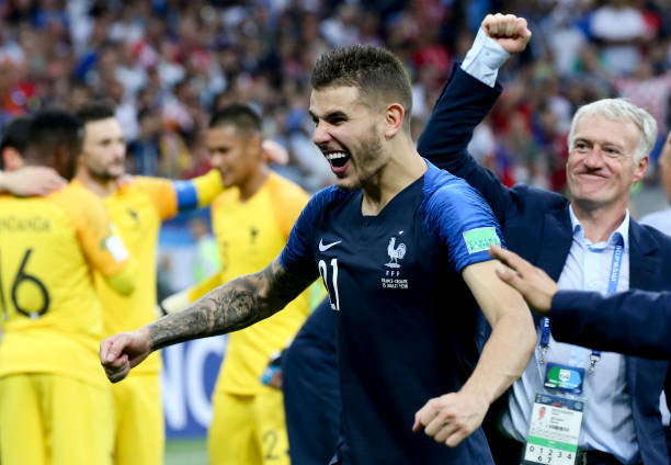 款球衣背后 款球衣背后